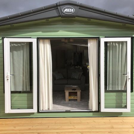 Luxury 2 Bedroom Caravan In Stunning Location 피틀로크리 외부 사진