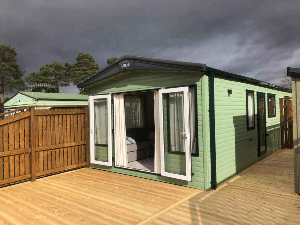 Luxury 2 Bedroom Caravan In Stunning Location 피틀로크리 외부 사진